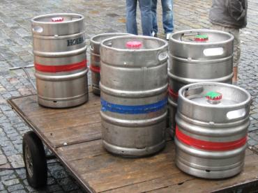 Zneužívání KEGů v praxi aneb pivovary Holba s Litovlí dorazily jenom coby obalový materiál piva odjinud