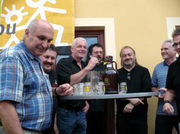 Malý český křest vietnamského piva